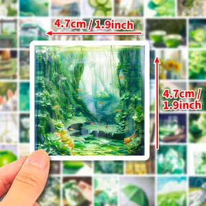 Adesivo graffiti verde con foresta subacquea e pesce rosso, formato quadrato da 4,7 cm