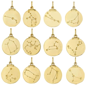 Gedetailleerd beeld van twaalf S925 zilveren dierenriem hangers met gouden afwerking