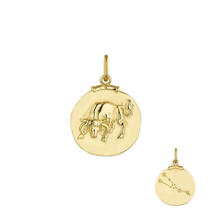 Détail du pendentif Taureau vintage montrant le taureau embossé et le poinçon argent S925