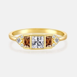 Anillo minimalista de plata S925 con cristal blanco cuadrado y piedras laterales doradas