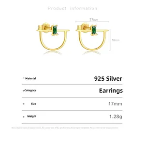 Vista detallada de pendientes de esmeralda en plata S925 bañada en oro con medidas