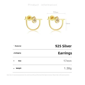 Detalle de pendientes en U de plata S925 con gema de pera y peso de 1,38 gramos