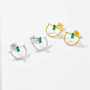 Pendientes de plata S925 con esmeralda rectangular en acabados dorado y plateado