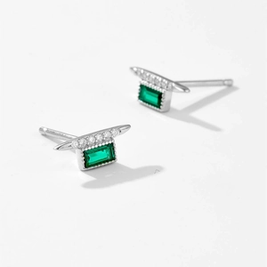 Pendientes de plata S925 con piedra verde de corte esmeralda y circonitas blancas