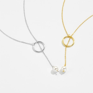 Minimalistische S925 Sterlingsilber Y-Kette mit rundem Ring und weißem Perlenanhänger