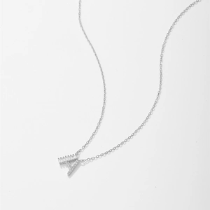 Élégant collier en argent s925 avec pendentif lettre A orné de zircons scintillants