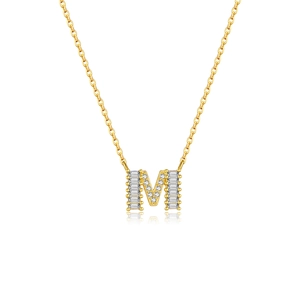 Élégant collier en argent S925 doré avec pendentif lettre M serti de cristaux baguette