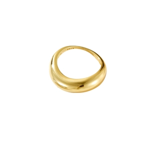 Anillo grueso minimalista de plata S925 bañada en oro con diseño irregular moderno