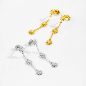 Elegant S925 sterling silver daisy tassel drop earrings in gold and silver finish