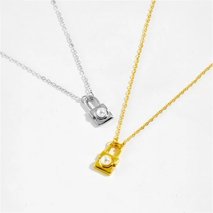 Collier cadenas en argent S925 avec perle disponible en doré et argenté