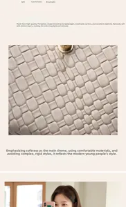 Dettaglio ravvicinato della pelle PU intrecciata di una mini borsa beige moderna