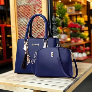 Sac à Main Élégant en Cuir PU pour Femmes Et Sac à Bandoulière Grande Capacité Avec Pendentif Chat Gland Sac à Épaule Business Casual