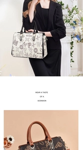 Détail de sacs fourre-tout imprimés avec doubles poignées et motifs de lettres élégants