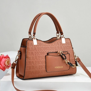 Sac à main marron élégant avec lettrage HONGSHIJIA et accessoire chaîne dorée