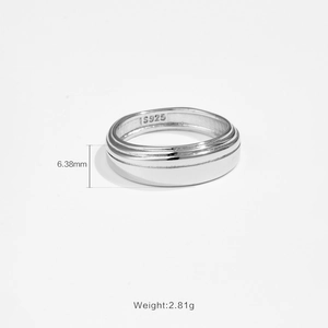 Makroaufnahme zeigt 6,38 mm Breite und S925-Stempel auf minimalistischem Silberring