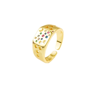 Anello regolabile dorato con zirconi colorati e motivi di luna e stelle incisi