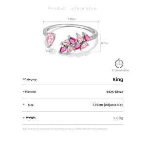 Detalle de anillo de plata S925 con piedras rosa de pera y dimensiones ajustables