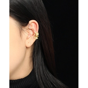 Elegant gold S925 sterling silver four-leaf clover ear bone clip for non-pierced ears