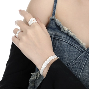 Set bracciale e anelli in argento sterling S925 con texture irregolare stile minimal