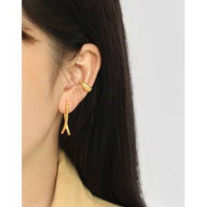 Minimalistische S925 Sterlingsilber vergoldete Ohrmanschette und Ohrring Set in Gold