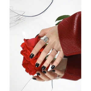 Minimalist S925 sterling silver open rings with irregular polished finish on model hand