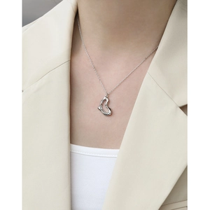 Elegante S925 Sterling Silber Halskette mit unregelmäßigem Herzanhänger für Damen