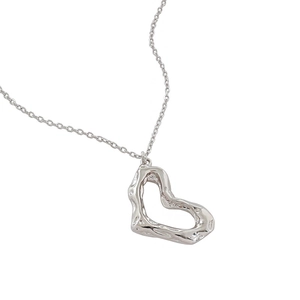 Unregelmäßige strukturierte Herzanhänger-Halskette aus S925 Sterlingsilber für Damen