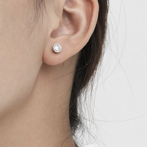 Minimalist S925 sterling silver stud earrings with round cubic zirconia bezel setting