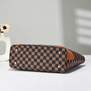 Sac fourre-tout à carreaux classique avec motifs floraux et pieds de protection en métal