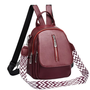 Mini sac à dos en cuir PU bordeaux avec texture et bandoulière tissée géométrique