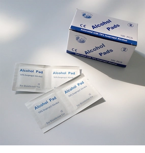 Sterile 70% Isopropyl-Alkoholtupfer mit 100er-Box zur Reinigung von Schmuckstücken