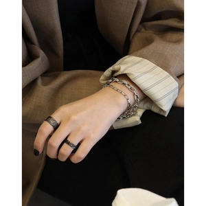 Vintage Thai silver chain bracelets and hammered texture open rings for minimalist look
