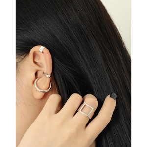 Minimalistische S925 sterling zilveren oormanchetten en vierkante ring met geometrisch design