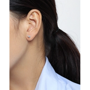 Puce d'oreille cœur minimaliste en argent sterling S925 avec finition miroir polie