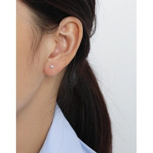 Boucles d'oreilles minimalistes en argent S925 forme haricot avec finition miroir polie