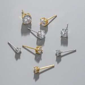 Pendientes minimalistas de plata S925 con circonitas transparentes de varios tamaños