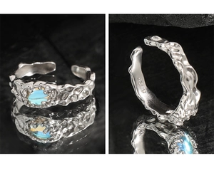 Makro-Detail von S925 Sterlingsilber Ring mit unregelmäßiger Textur und Mondstein