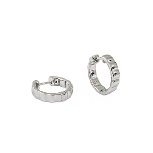 Minimalist S925 sterling silver hoop earrings with a textured wavy chocolate grid design