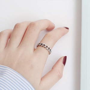 Retro S925 sterling silver chain ring with vintage Thai silver finish for women
