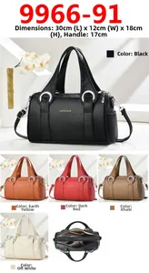 Detaillierte Größenangaben und Innenfächer der Boston-Handtasche aus Litschi-Leder
