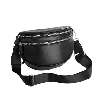 Modische schwarze Oxford-Gürteltasche in Halbmondform mit breitem Gurt und Silber-Reißverschlüssen