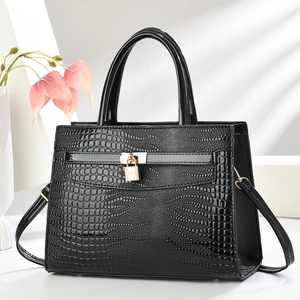 Elegante schwarze Handtasche mit Krokodilprägung, Goldschloss und Schultergurt