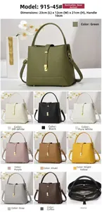 Détail montrant les couleurs des sacs seaux en cuir PU grainé avec poignée supérieure