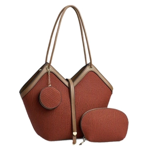 Ensemble de trois sacs fourre-tout plissés brun rouge avec bandoulière et métal doré
