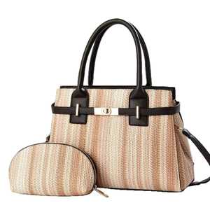 Ensemble deux pièces de sac cabas tissé et pochette à rayures dégradées marron