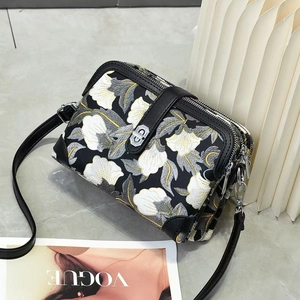 Sac Bandoulière Femme Style Chinois Vintage Fleurs Brodées Cuir PU Fermeture Éclair 3 Couches Petit Sac Carré Décontracté