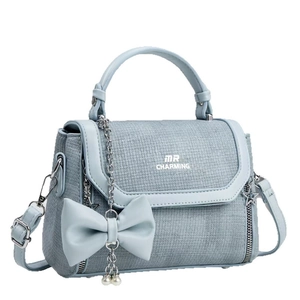 Hellblaue Tweed-Handtasche für Damen mit Schleifenanhänger und MR CHARMING Logo-Detail