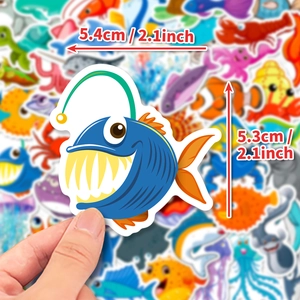 Lot de 50 autocollants de créatures marines avec poisson-lanterne pour déco DIY, 5,4cm