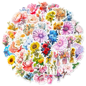 Primer plano de varios adhesivos florales vibrantes con diseños de plantas hechos a mano