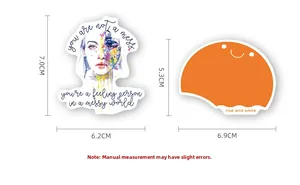 Détail d'autocollants de motivation avec portrait artistique et slogan rise and smile